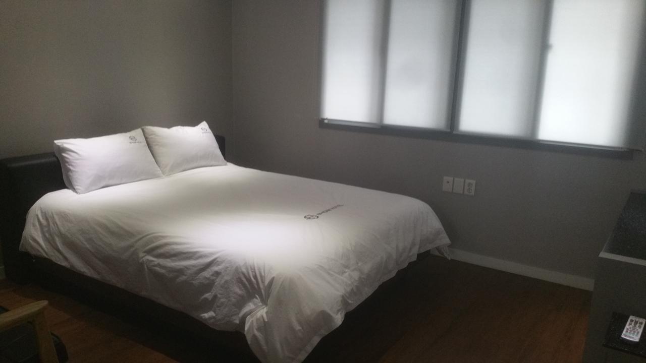Show Hotel Busan Rum bild