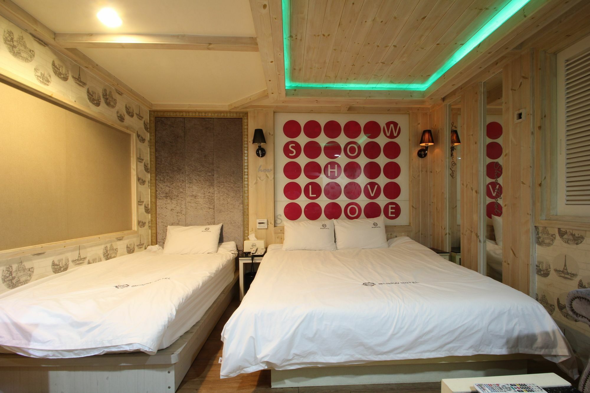 Show Hotel Busan Exteriör bild